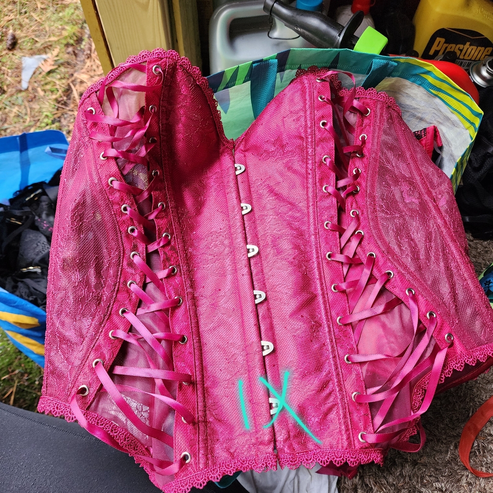 BURGANDY Lace-Up Corset